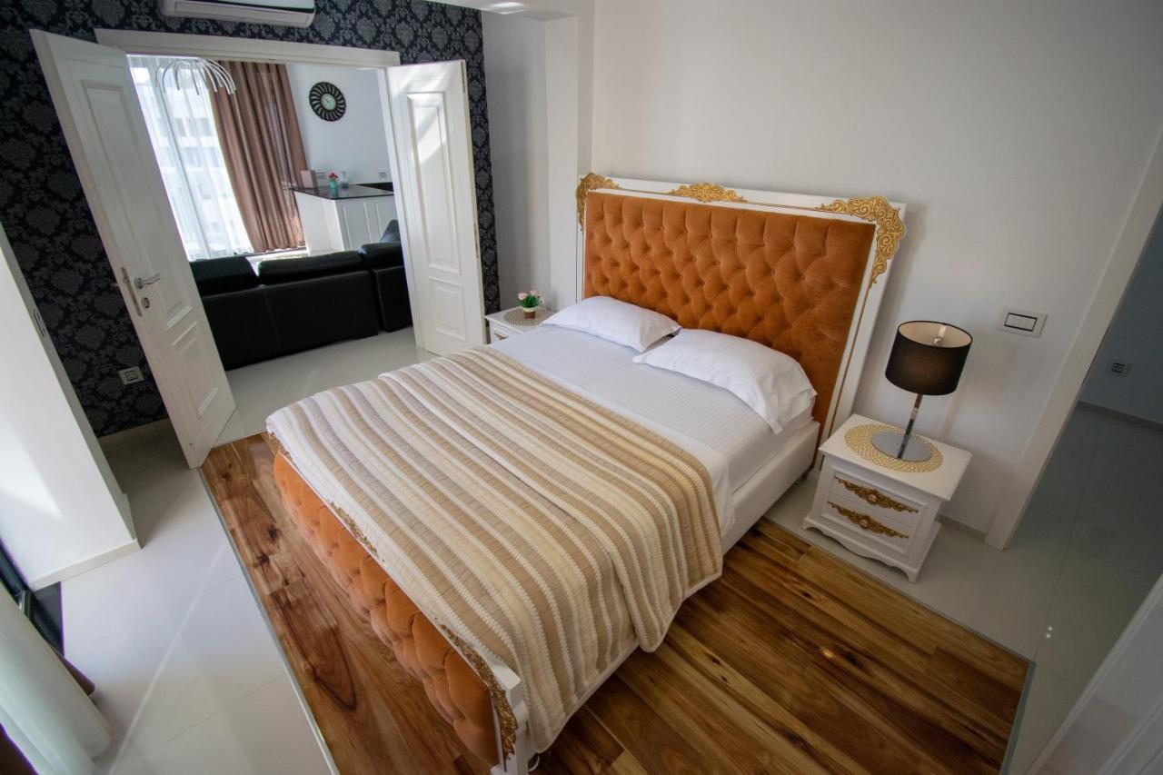 Golden Apartment
