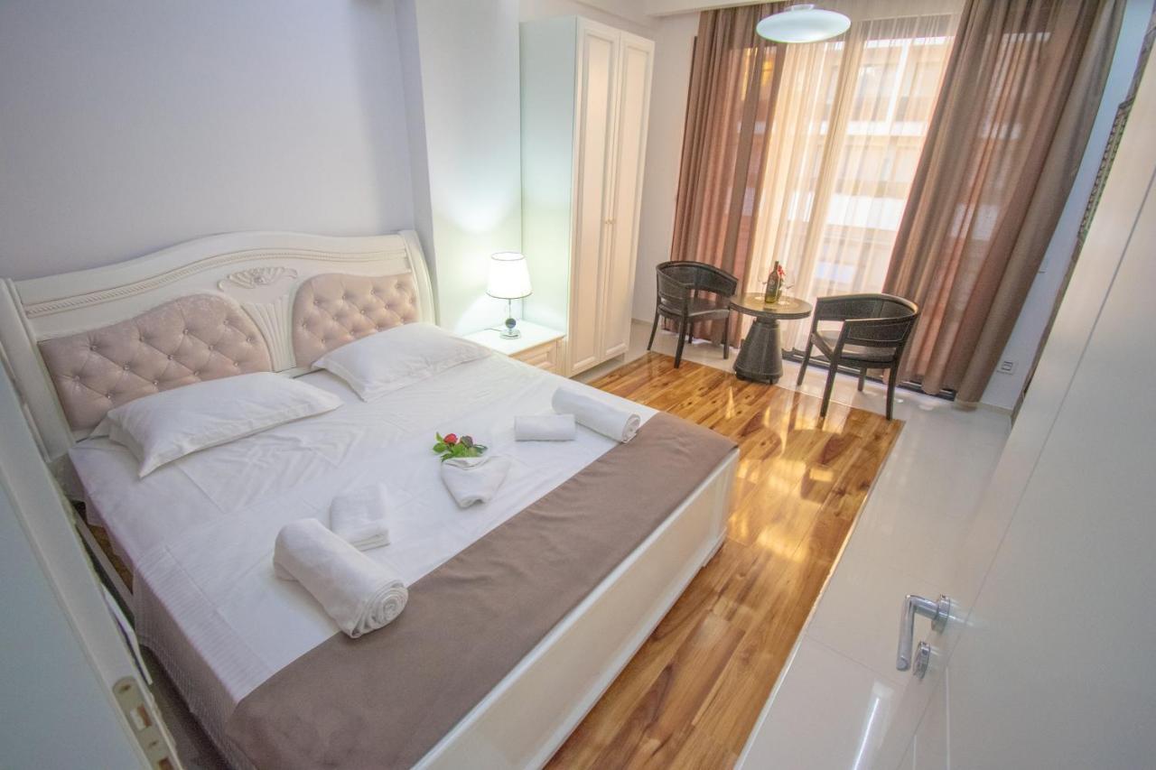 Golden Apartment